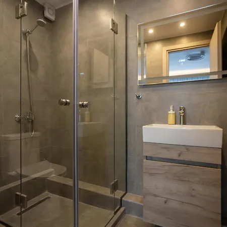 Alkazar סלוניקי